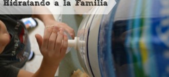 HIdratando a la familia, una botella de 5 galones de Zyphyrhills a la vez