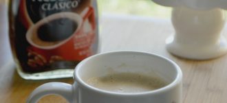 Prepara un rico Café con leche Vegano con NESCAFÉ® Clásico™