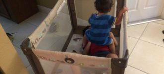 #MiércolesMudo ~ Jugandito